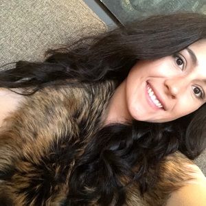 Meet your Posher, Cassandra